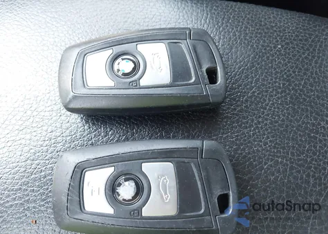 2013 BMW 328I xDrive z USA, uszkodzony, nr VIN WBA3B3C52DJ975970